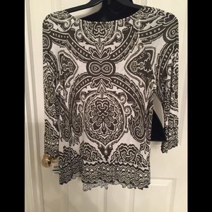 Cute top new with ruffle around bottom